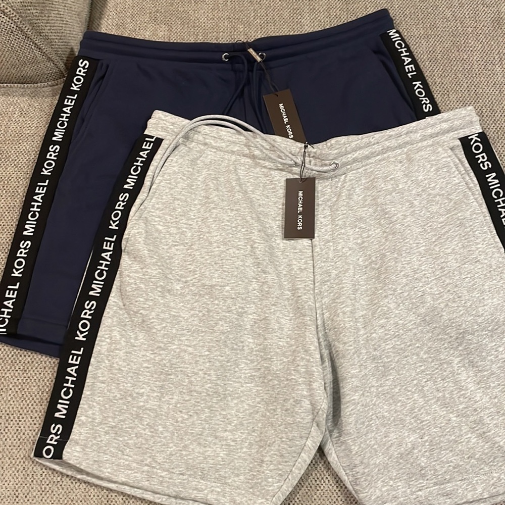2 Michael Kors Sweatshorts